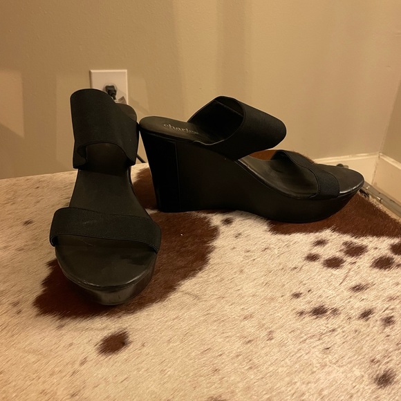 Charles David Black Wedges - Picture 2 of 7